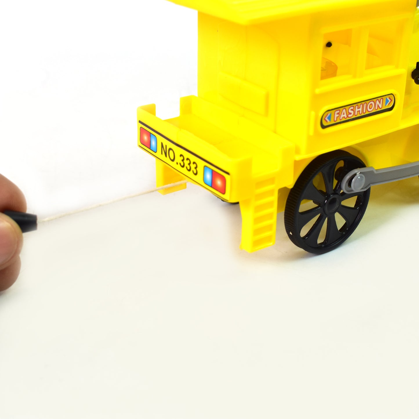 Pull And Go Train With Light Plastic String Pull Back Train (1 Pc Mix Color)