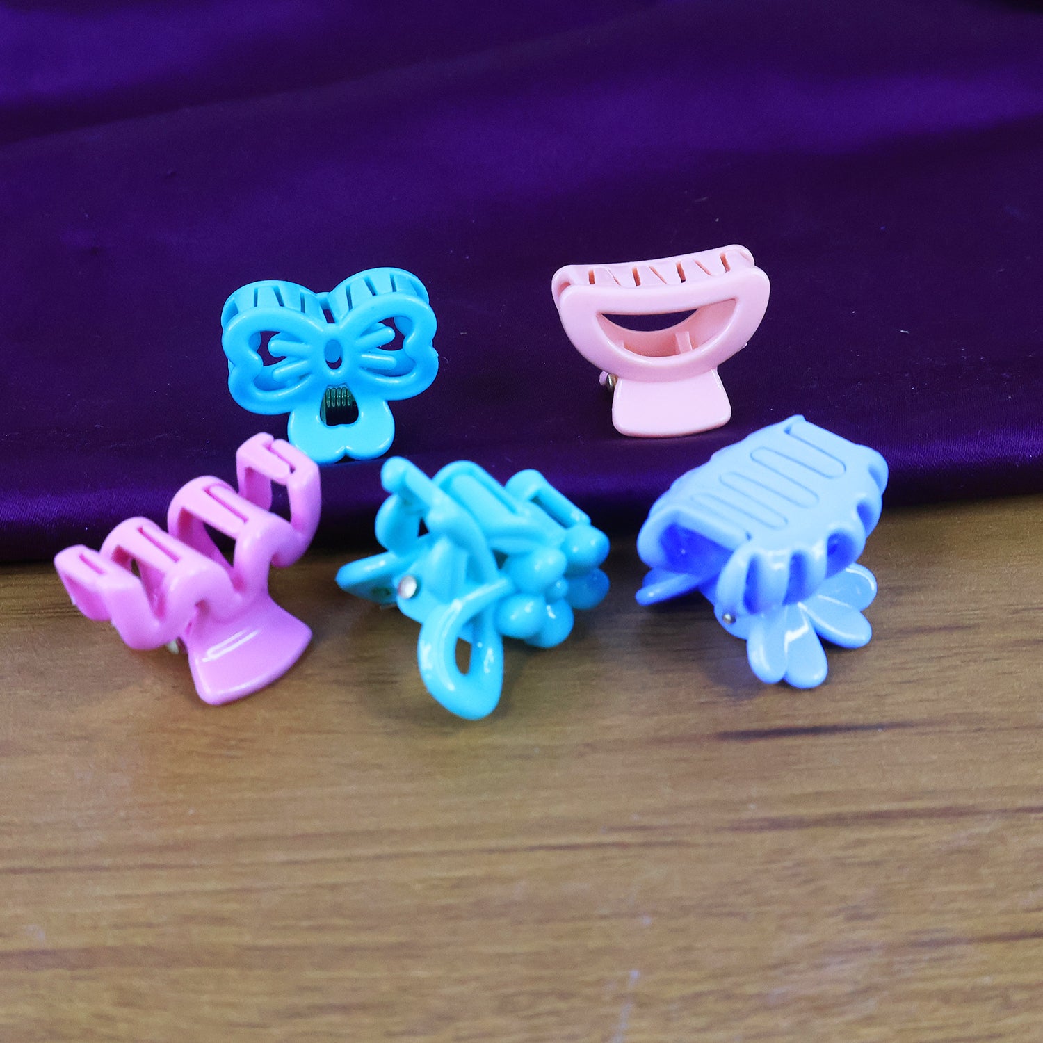 Plastic Small Hair Clips For Girls Kids Hair Accessories (3 Pcs Set  Mix Color  Design)