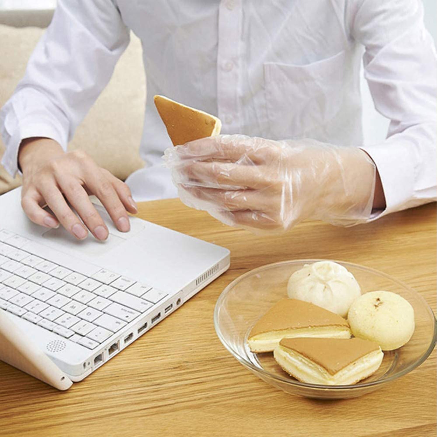 Eco-friendly Kitchen Hand Gloves Disposal Hand Gloves Free Size (100 Pc)
