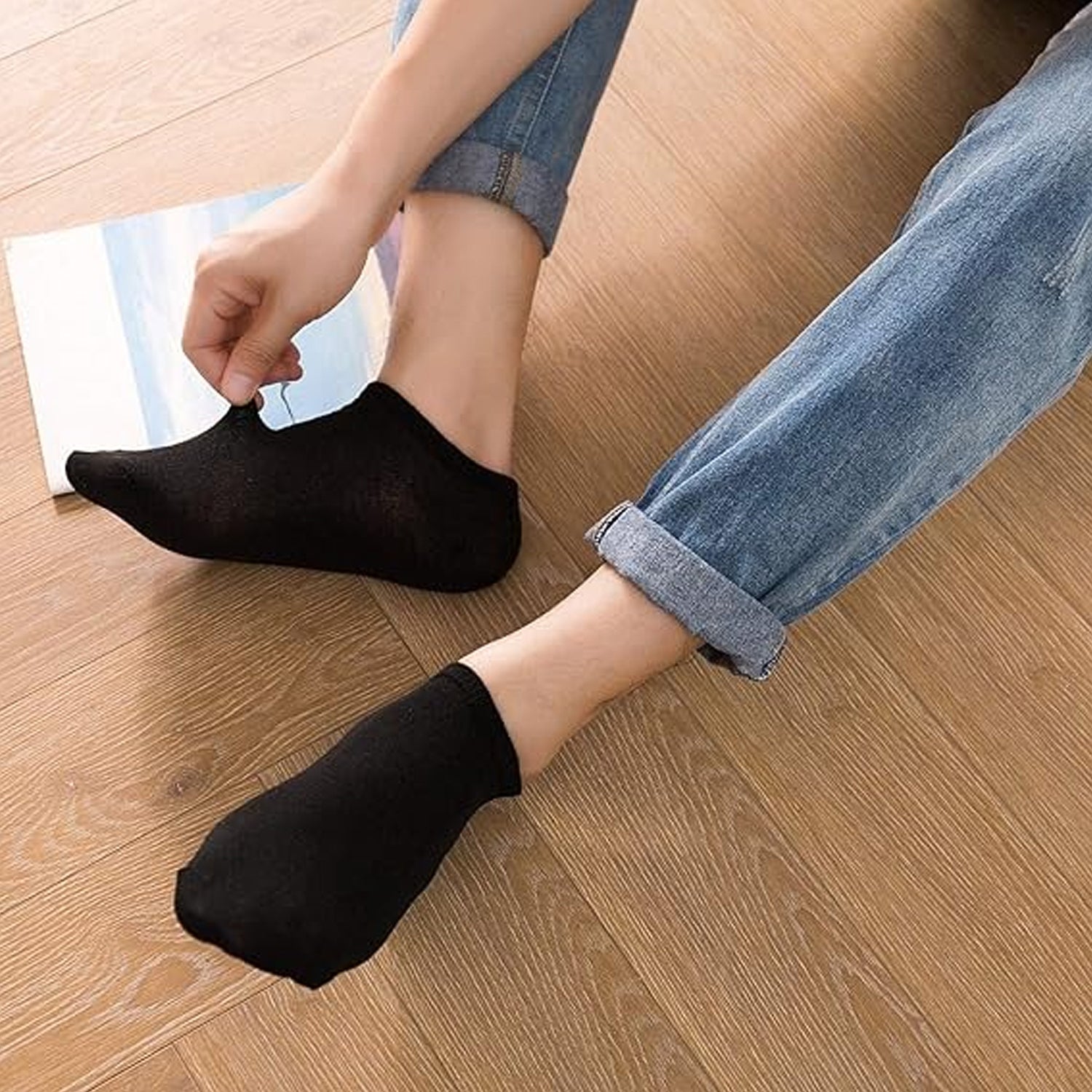 Classic Black Low-cut Invisible Socks (1 Pair)