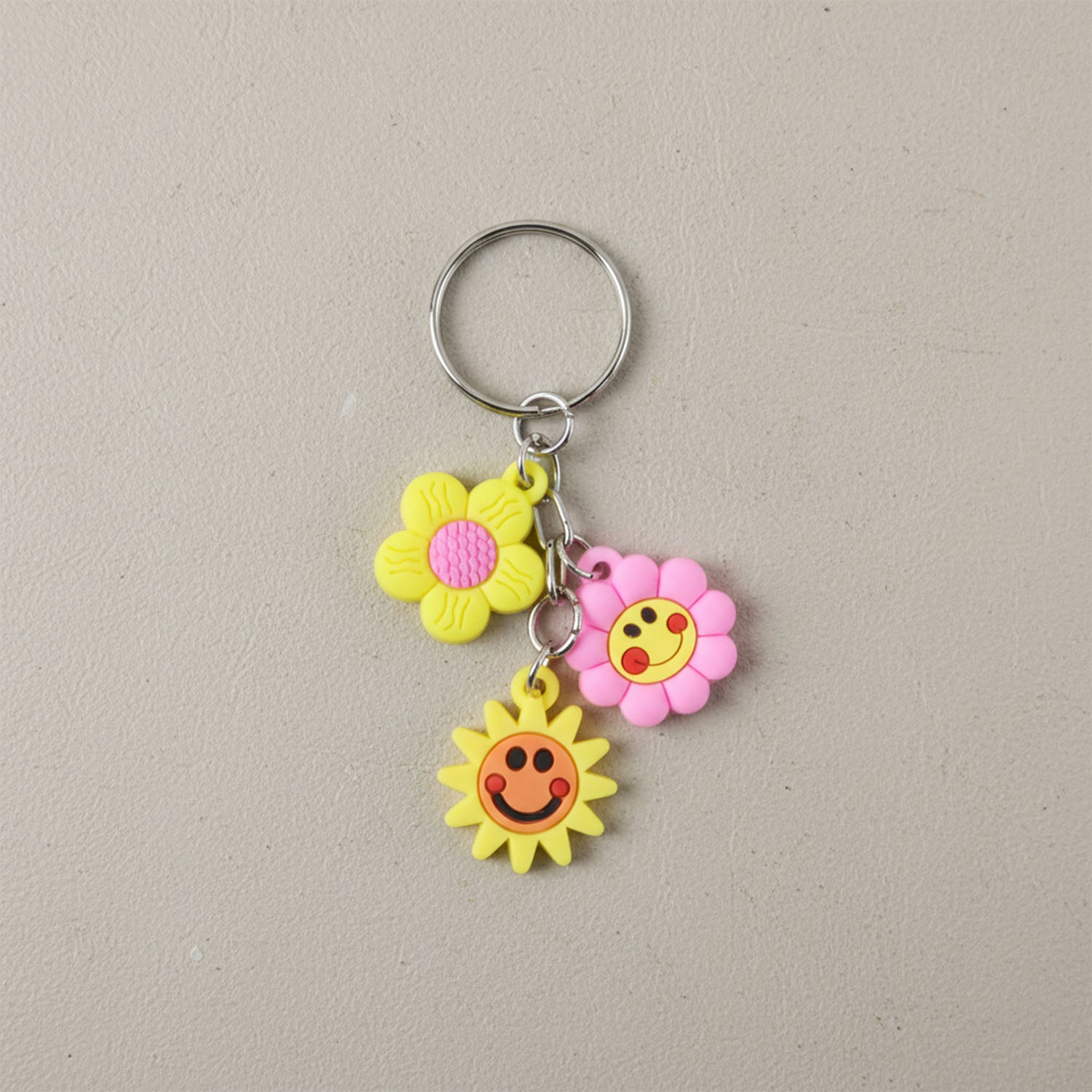 Cute Flower  Smiley Face Cartoon Keychain (1 Pc)