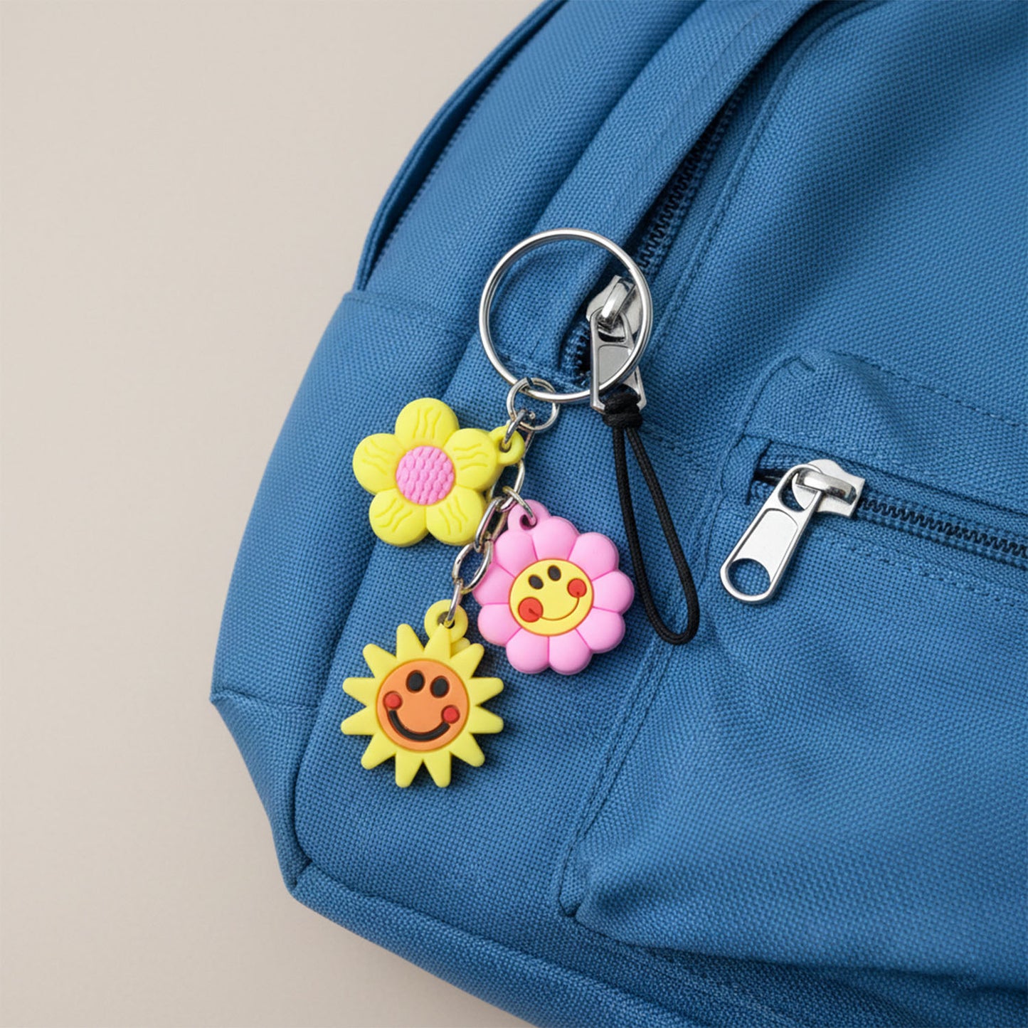 Cute Flower  Smiley Face Cartoon Keychain (1 Pc)