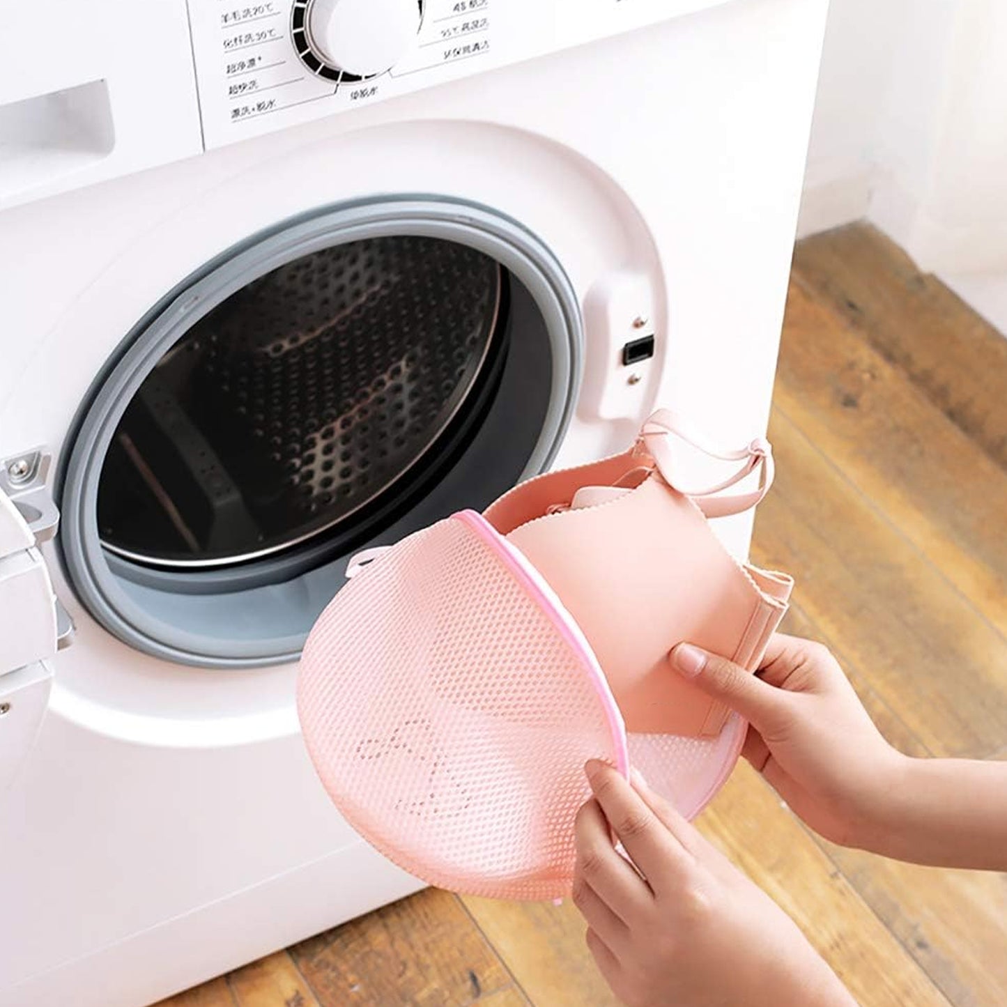 Lingerie Wash Bag  Dome-shaped Protective Mesh Laundry Pouch (1 Pc)